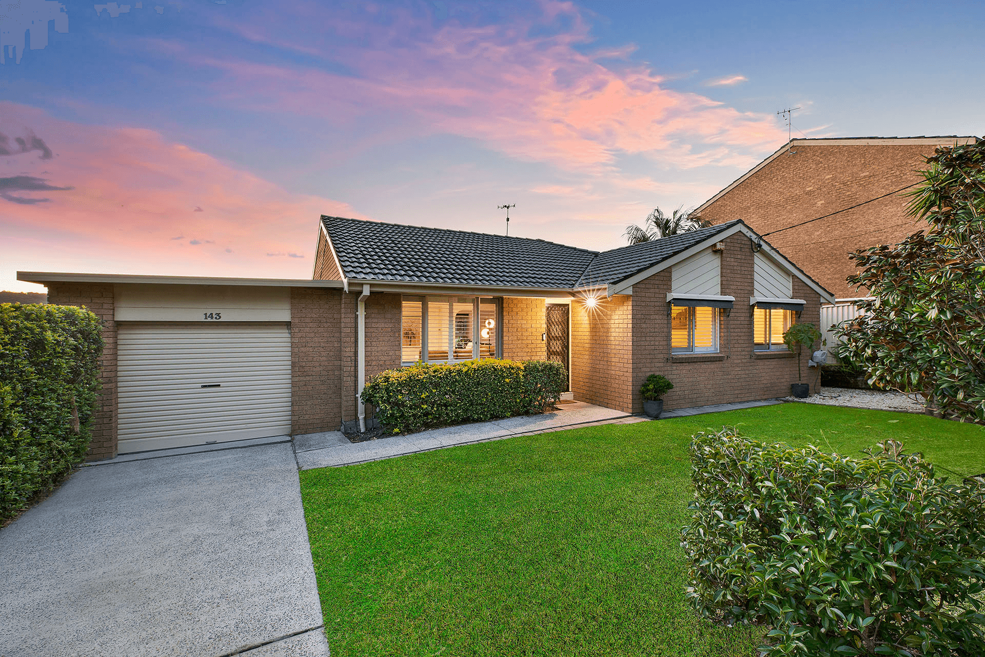 143 Cresthaven Avenue, Bateau Bay, NSW 2261