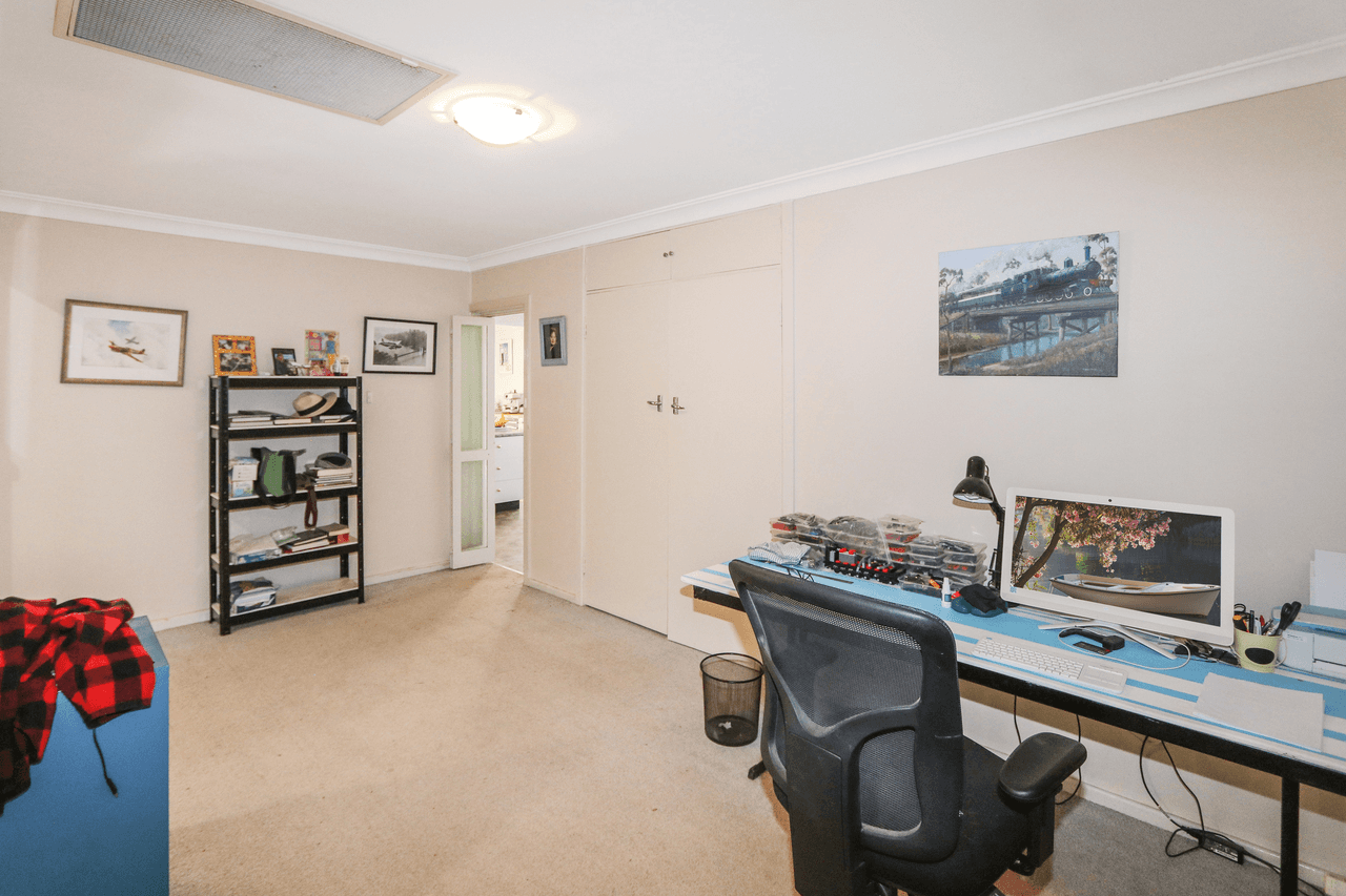 90 Pine Street, WEST WYALONG, NSW 2671