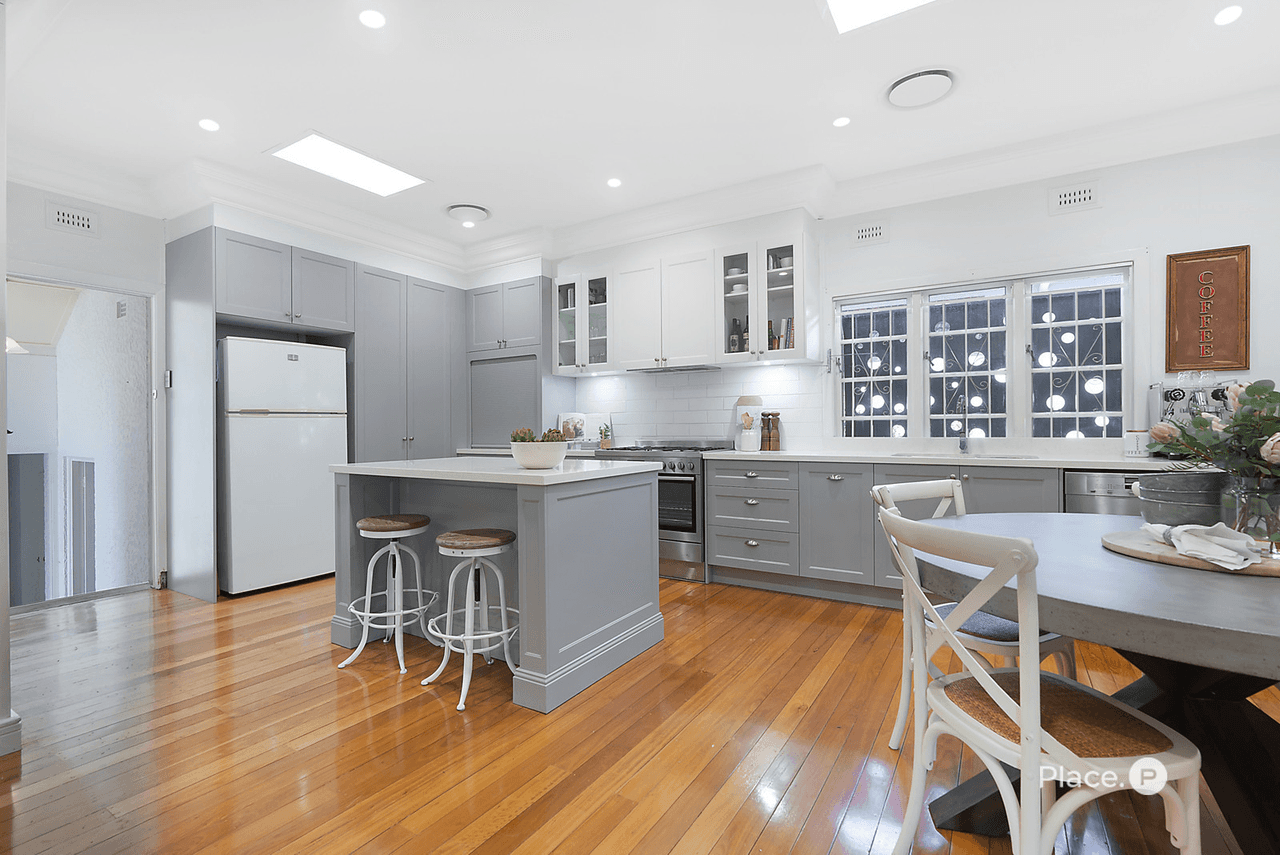 10 Coonara Street, Holland Park, QLD 4121