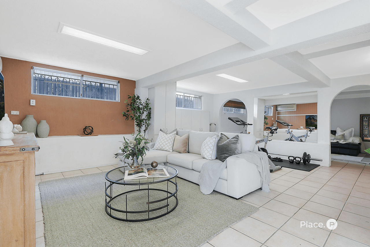 10 Coonara Street, Holland Park, QLD 4121