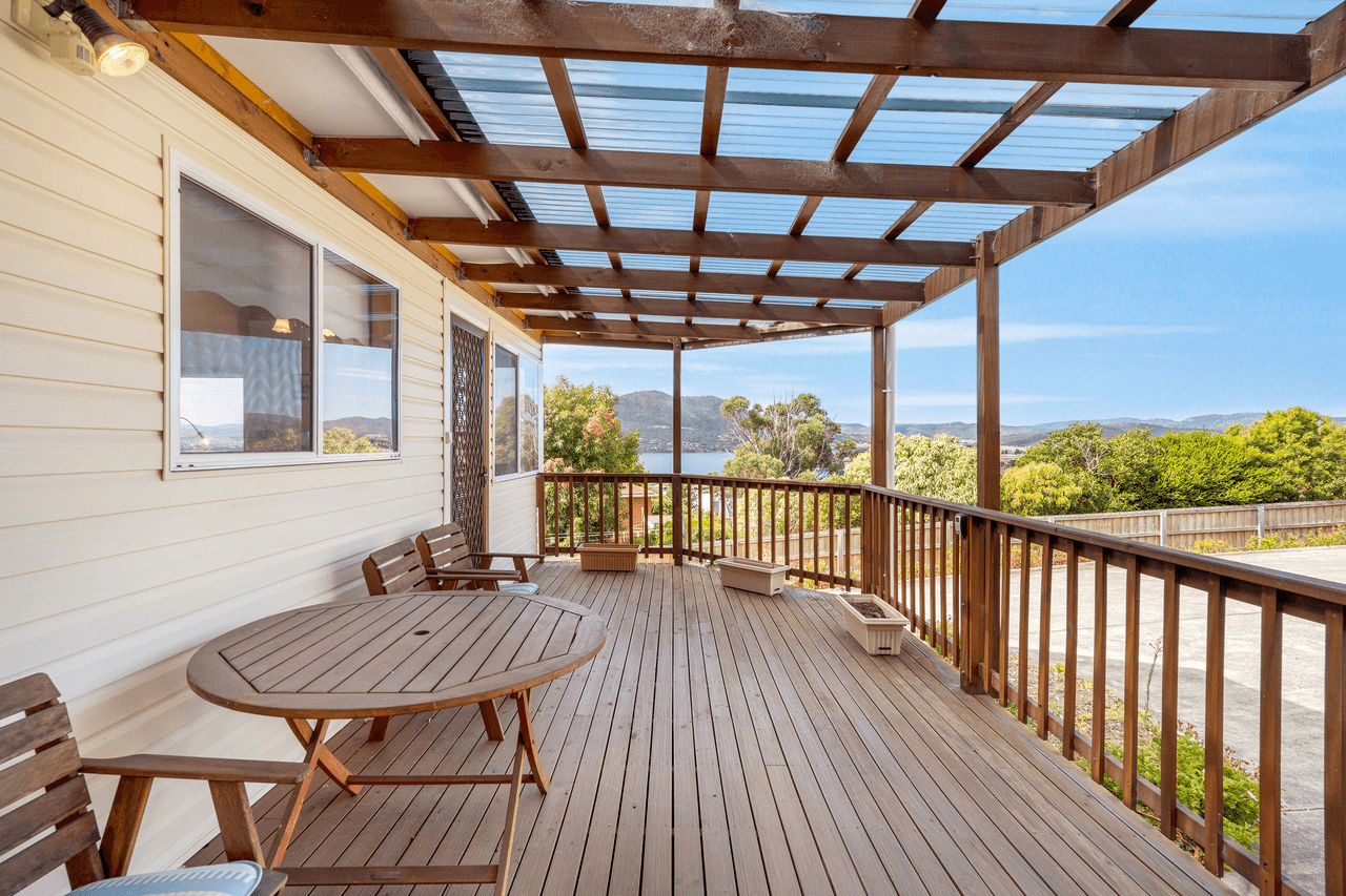 1/17 Tilyard Street, MONTROSE, TAS 7010
