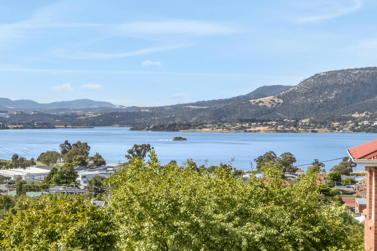 1/17 Tilyard Street, MONTROSE, TAS 7010