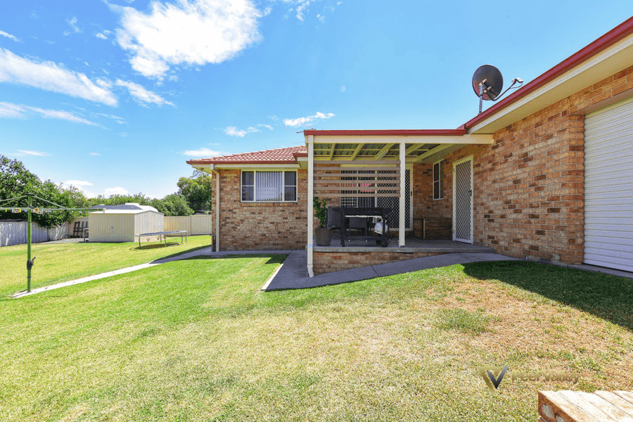 19 Ebony Close, TAMWORTH, NSW 2340