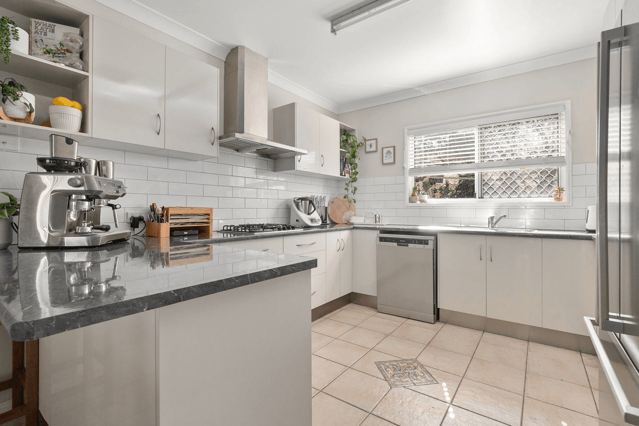 1  Baldwin Street, EMERALD, QLD 4720
