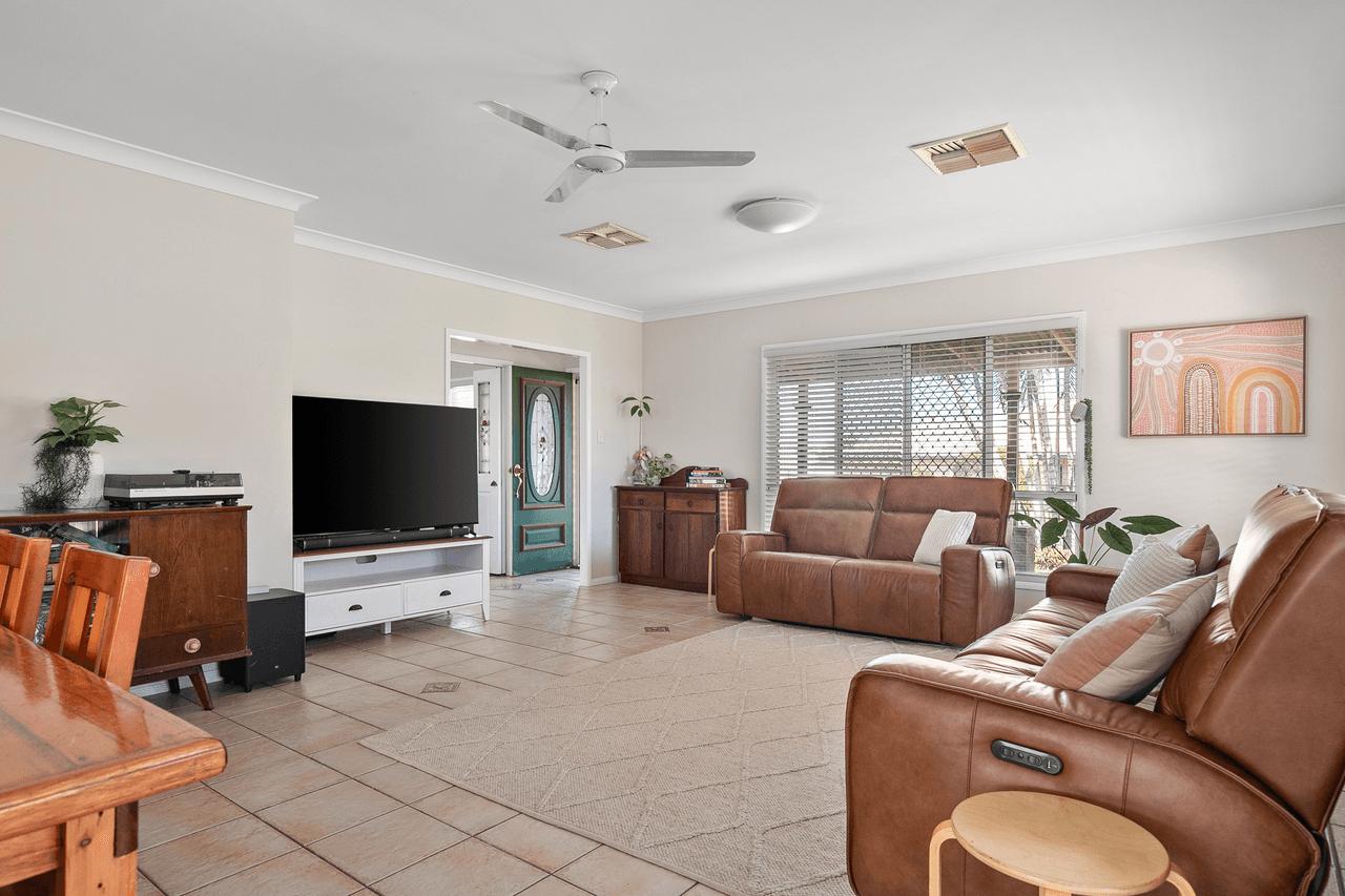 1  Baldwin Street, EMERALD, QLD 4720
