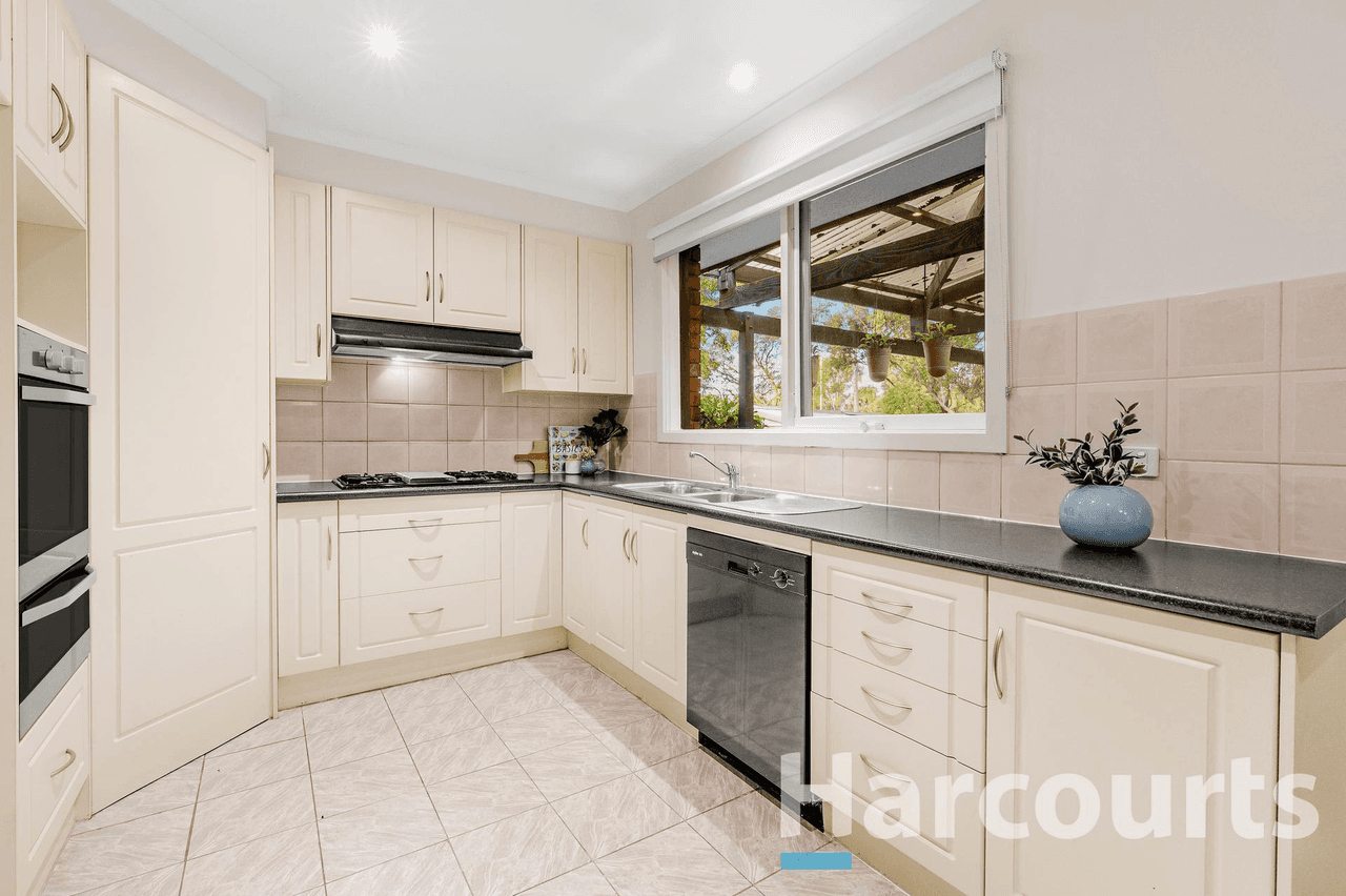 6 Laver Court, Wantirna South, VIC 3152
