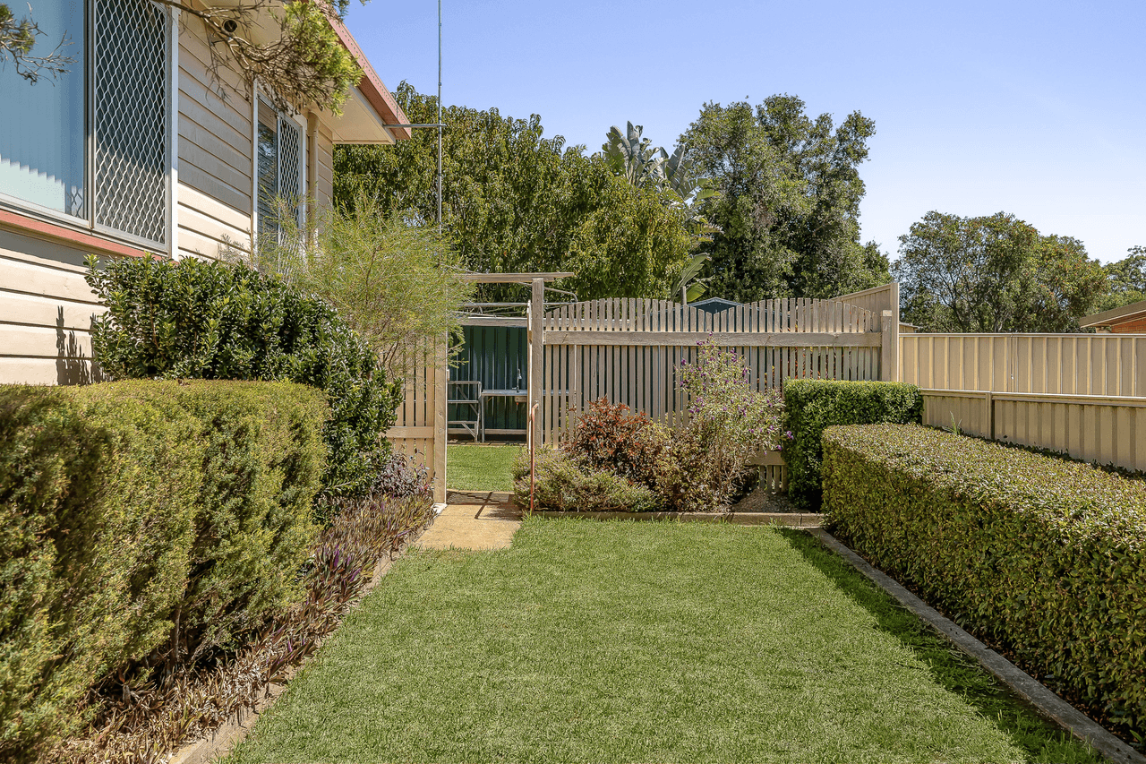 3 Doncaster Street, NEWTOWN, QLD 4350