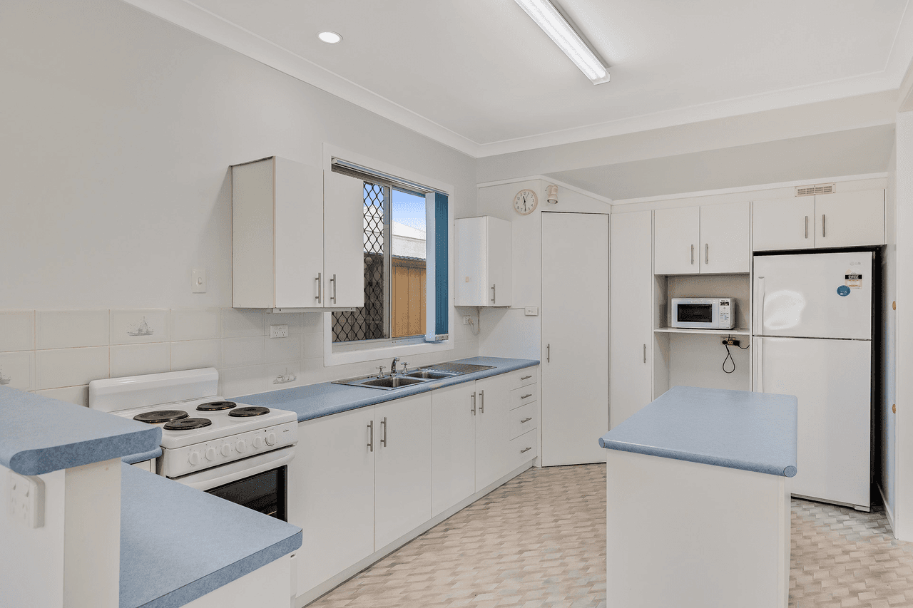 3 Doncaster Street, NEWTOWN, QLD 4350