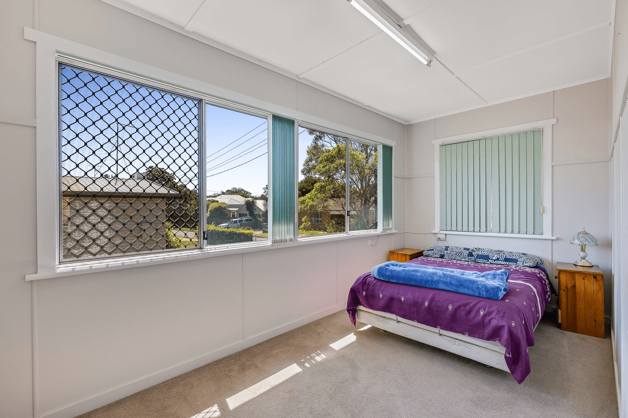 3 Doncaster Street, NEWTOWN, QLD 4350