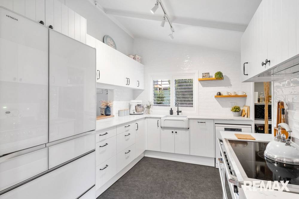 6 Elizabeth Street, NAMBOUR, QLD 4560