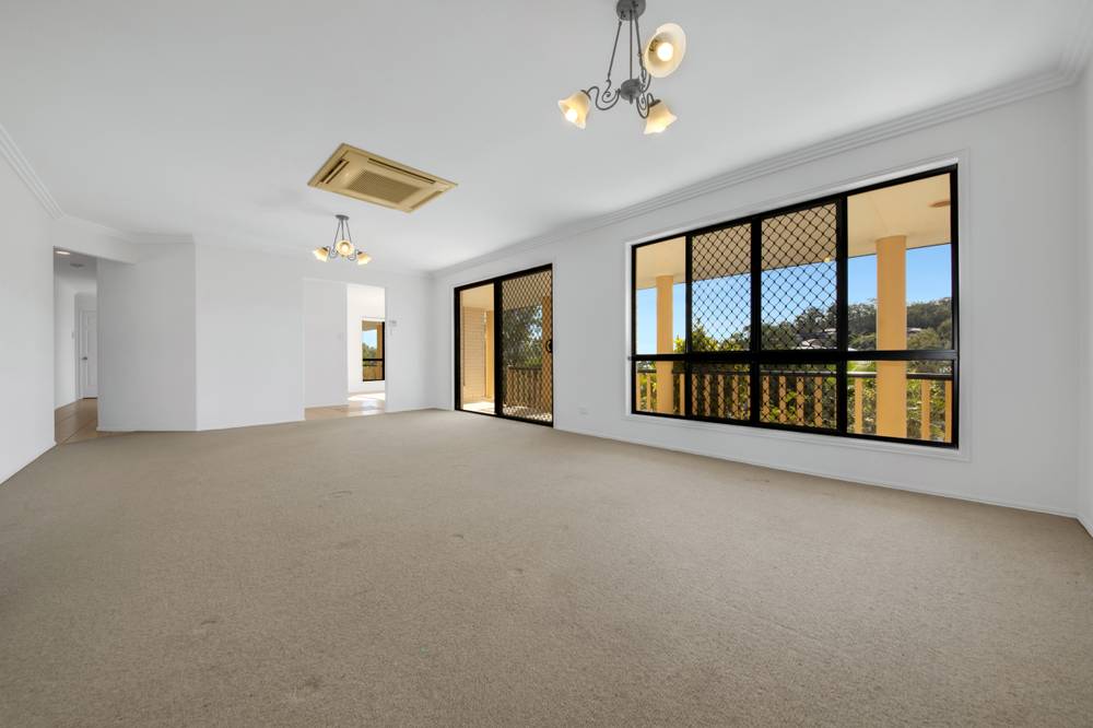 176 J Hickey Avenue, CLINTON, QLD 4680