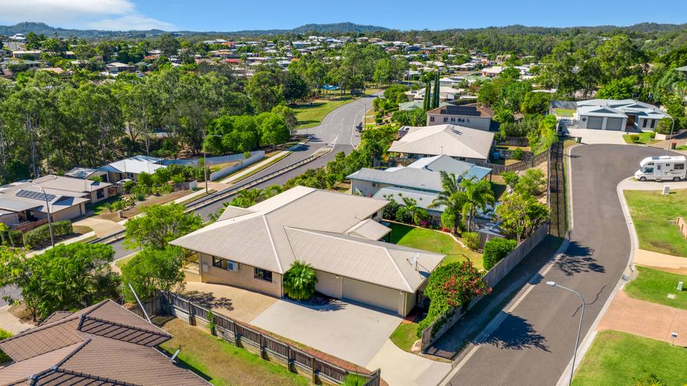 176 J Hickey Avenue, CLINTON, QLD 4680