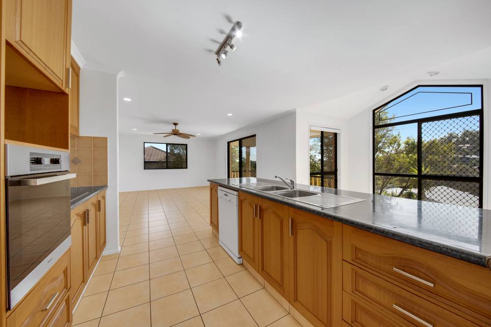 176 J Hickey Avenue, CLINTON, QLD 4680