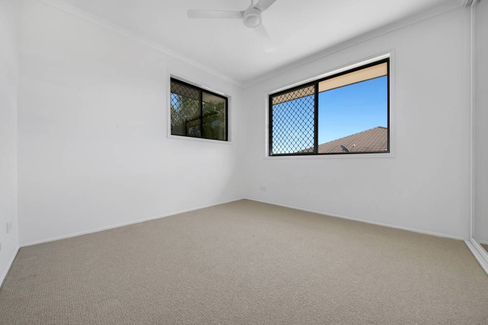 176 J Hickey Avenue, CLINTON, QLD 4680