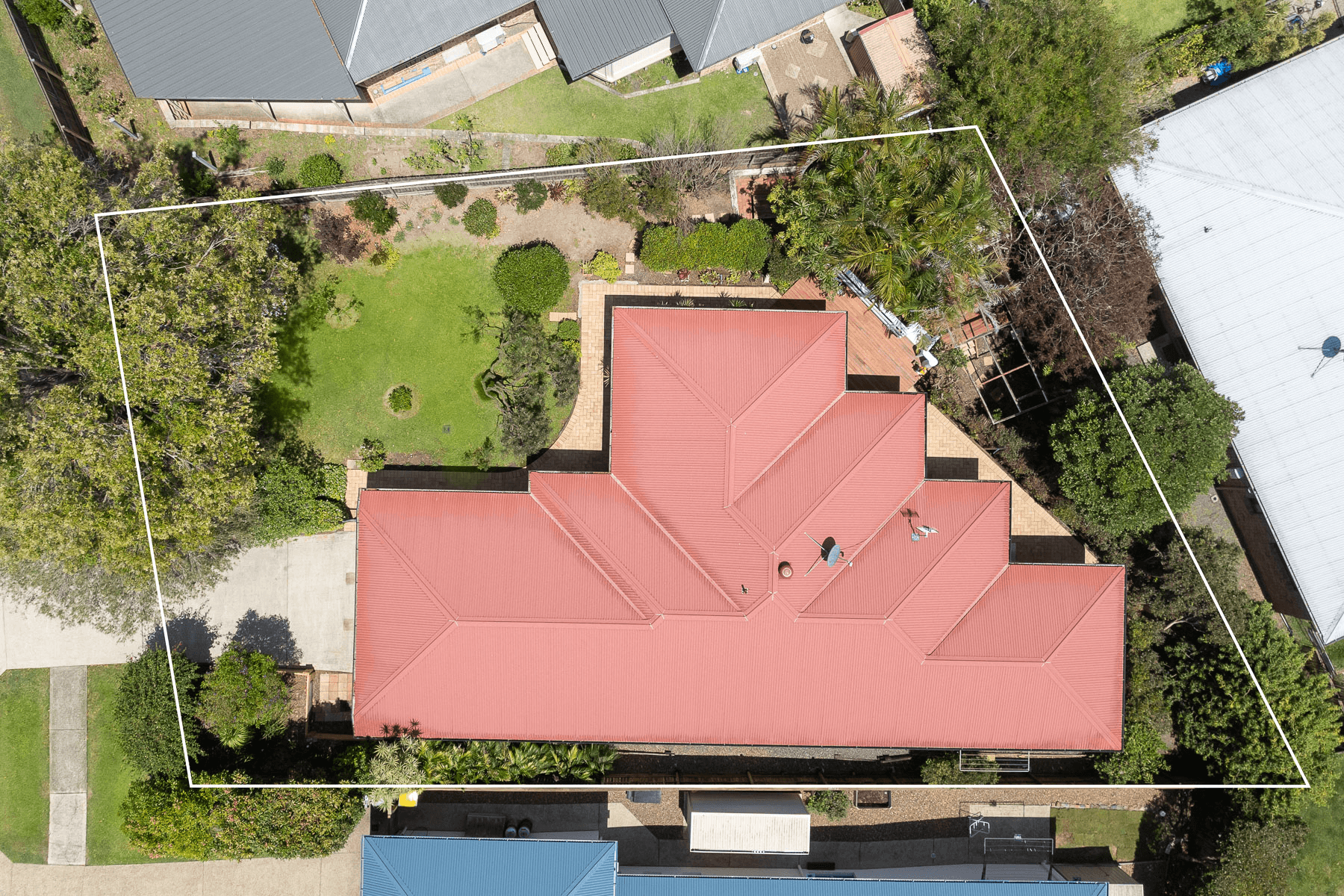 8 Ashgrove Drive, COOROY, QLD 4563