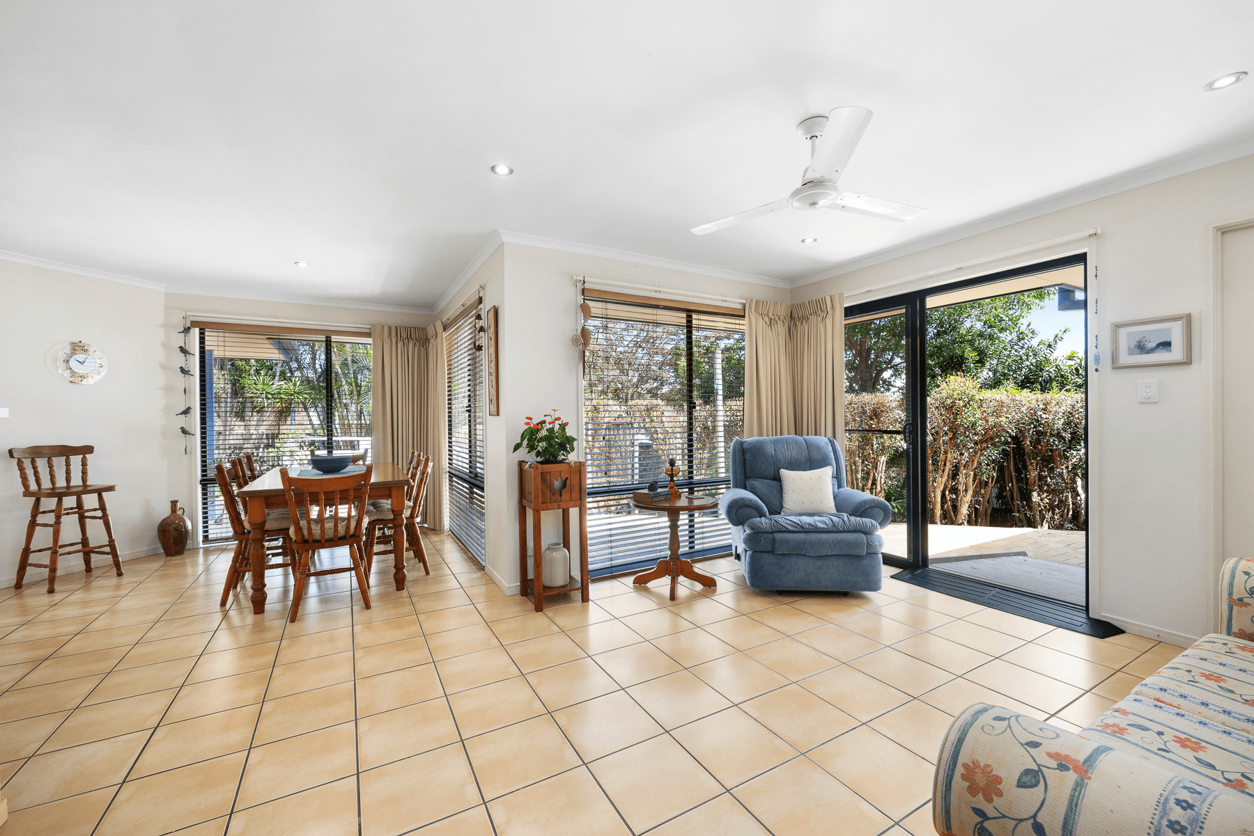 8 Ashgrove Drive, COOROY, QLD 4563