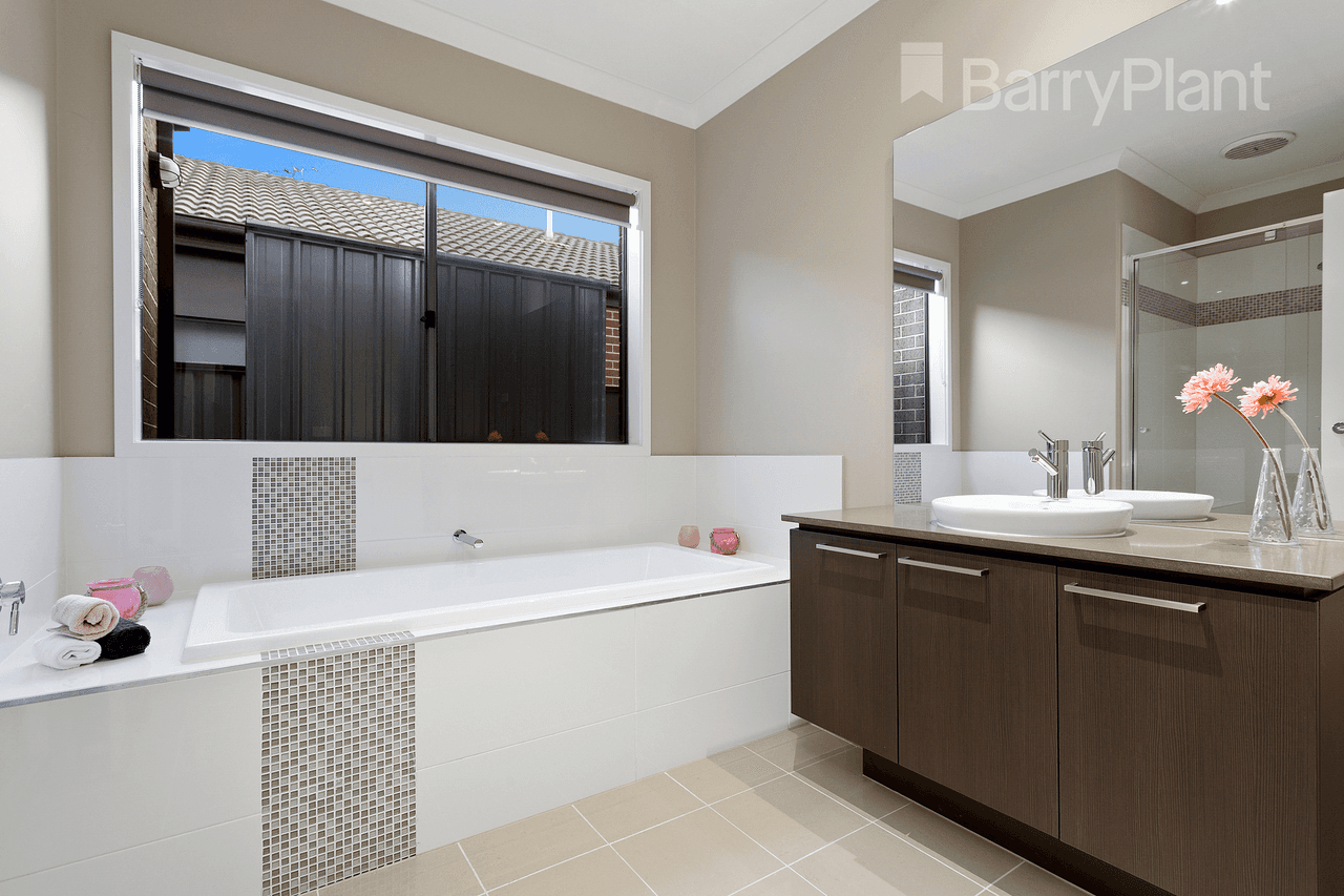 12 Woodgrove Street, Craigieburn, VIC 3064