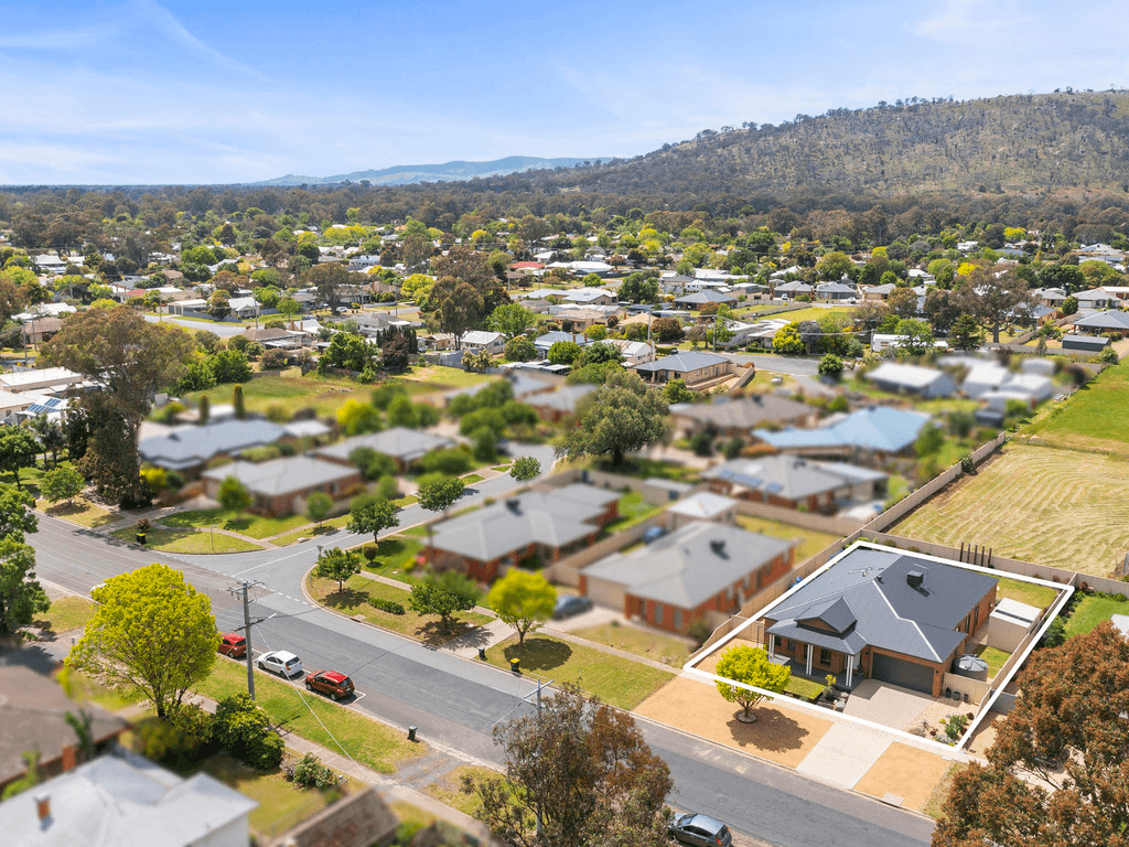 47 Weir Street, EUROA, VIC 3666