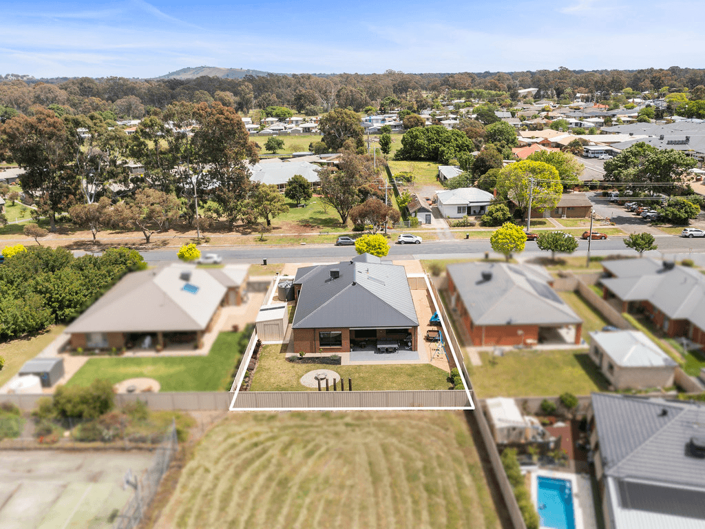 47 Weir Street, EUROA, VIC 3666