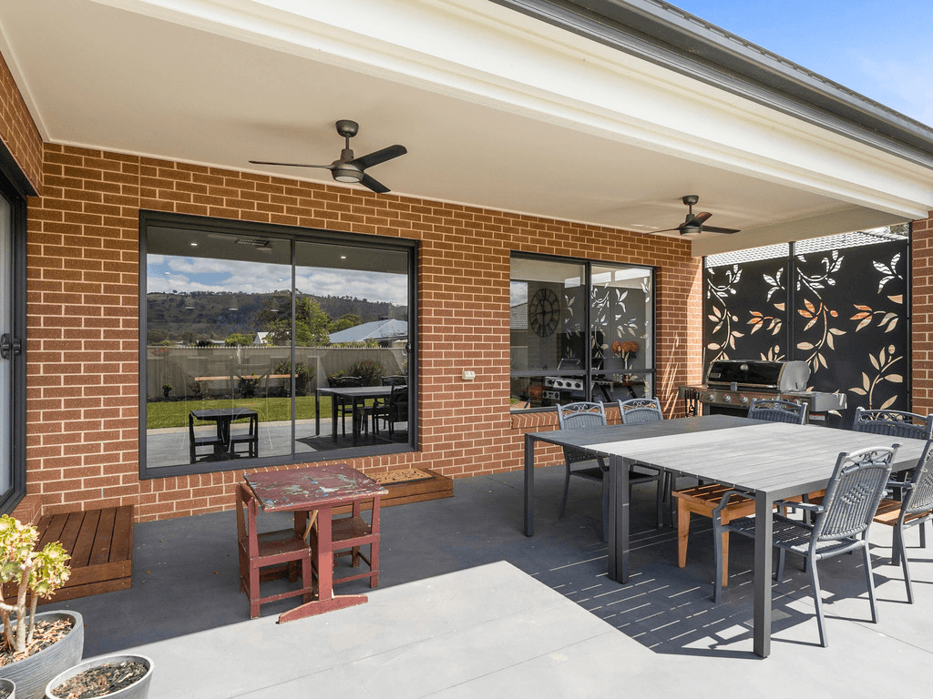 47 Weir Street, EUROA, VIC 3666