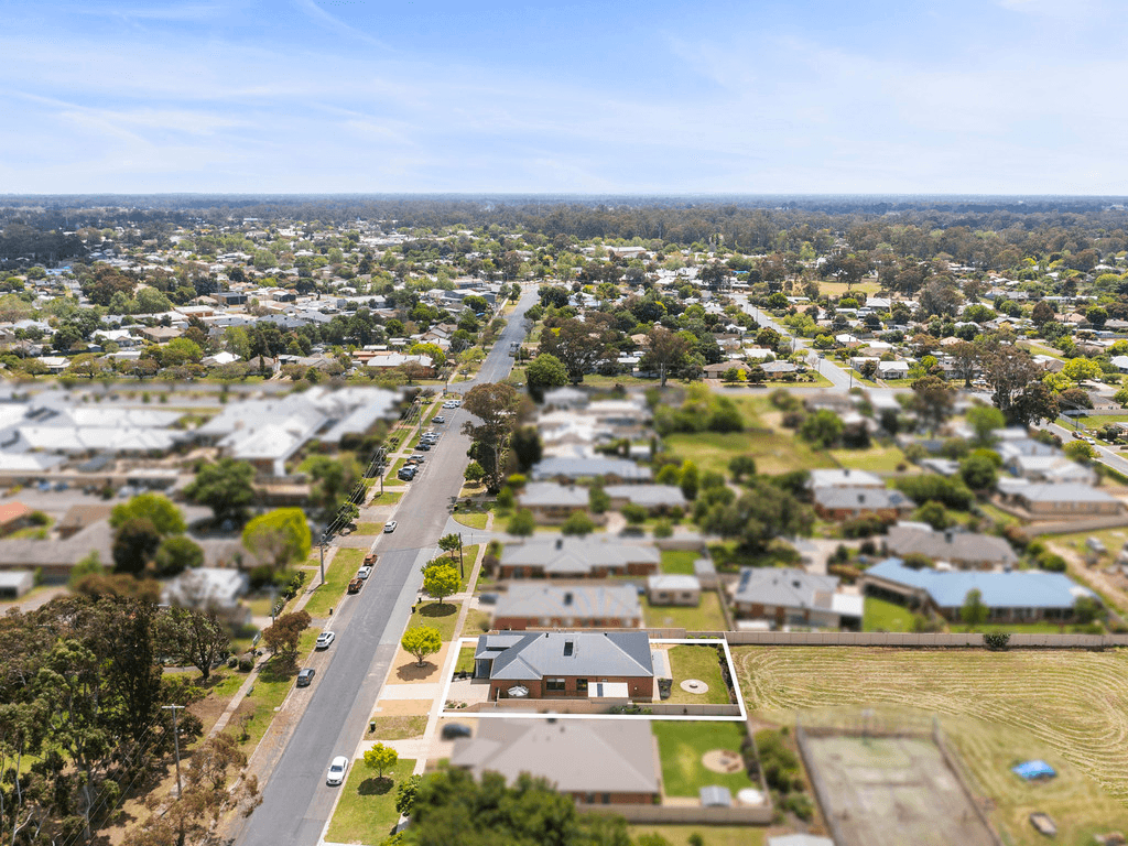 47 Weir Street, EUROA, VIC 3666