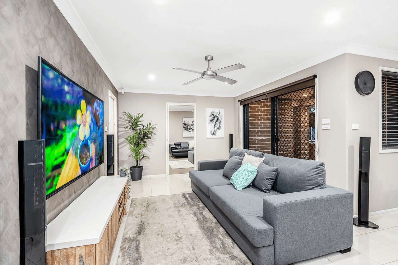 16 Jenkin Street, Ropes Crossing, NSW 2760