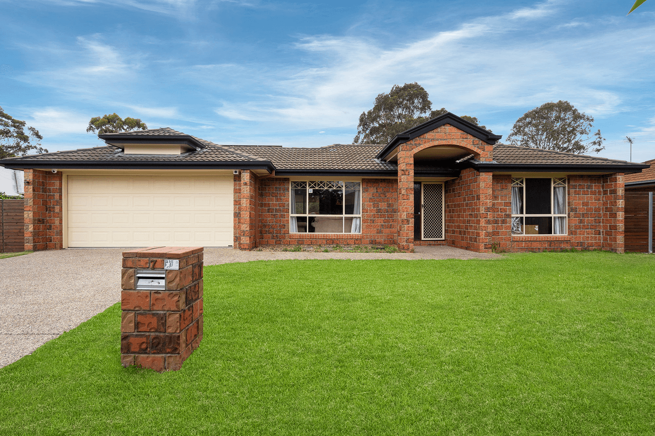 7 Fairway Drive, MEADOWBROOK, QLD 4131