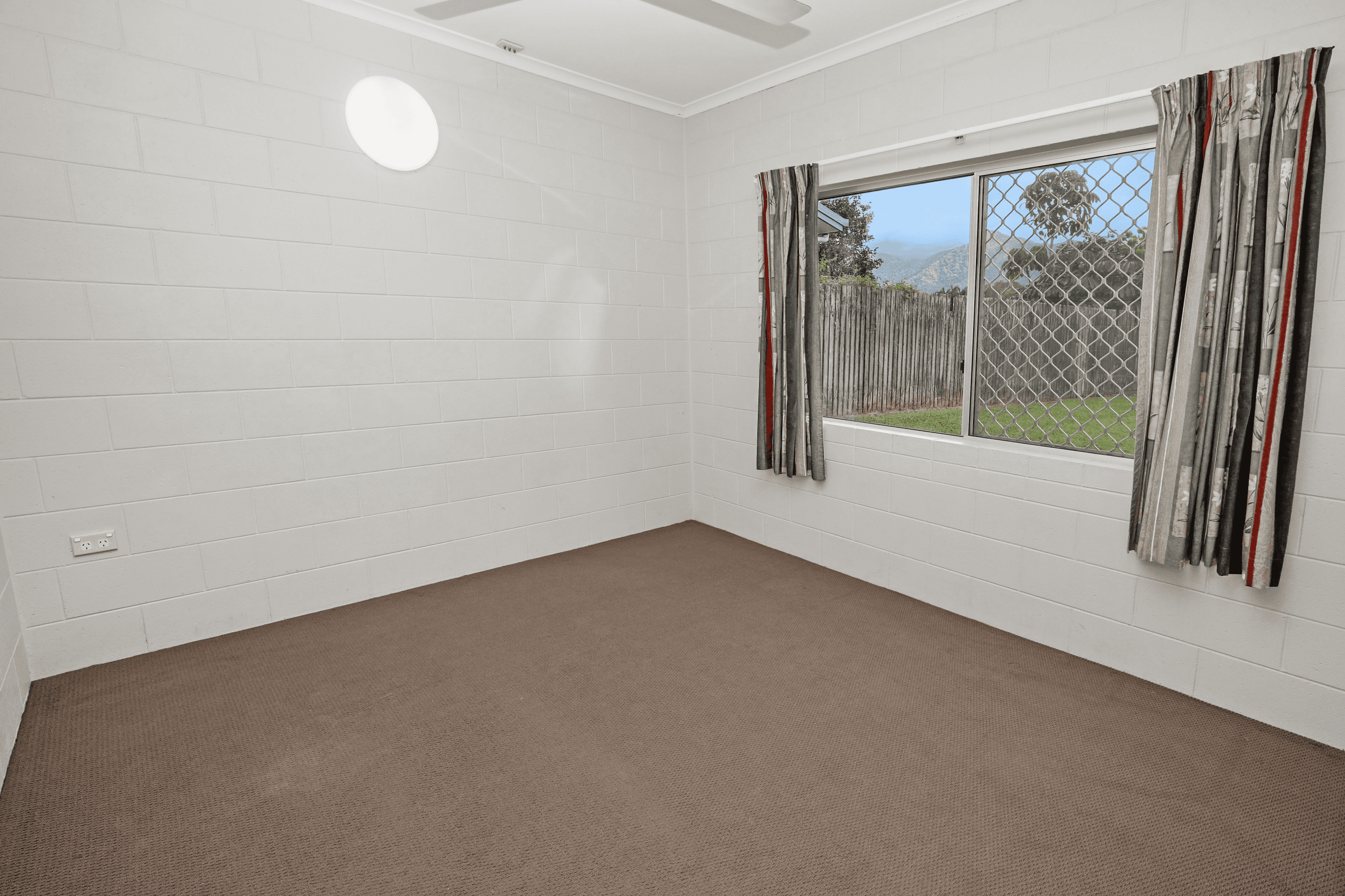 7 Vigilant Close, Bentley Park, QLD 4869