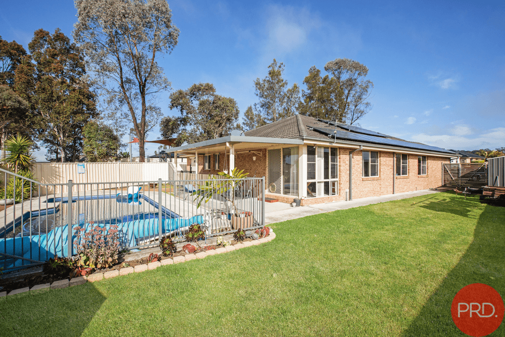 15 Honeyoak Drive, ABERGLASSLYN, NSW 2320