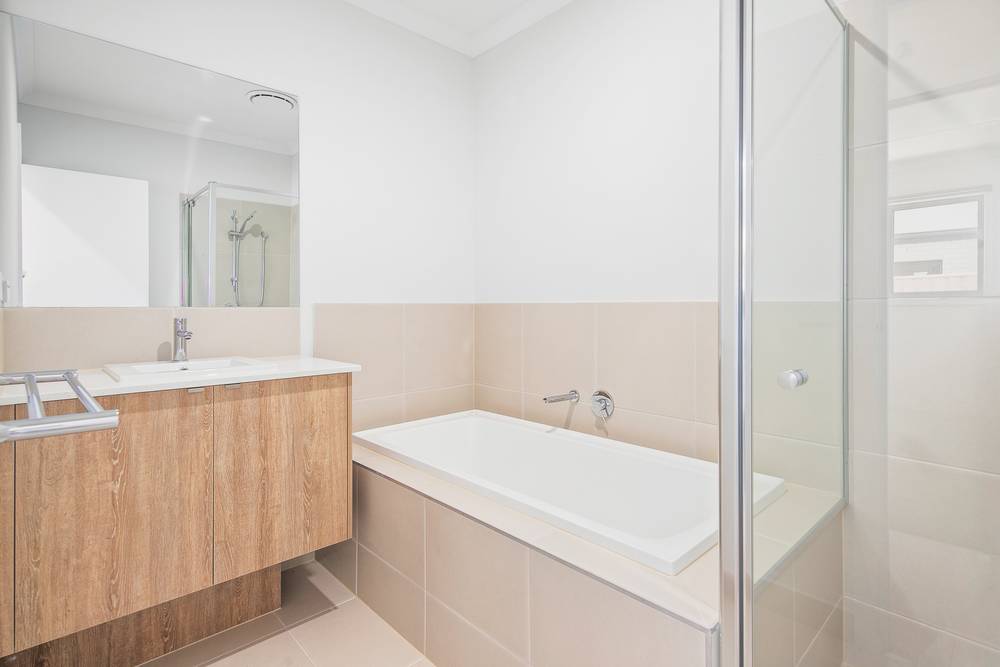 19 Homebush Esplanade, FRASER RISE, VIC 3336