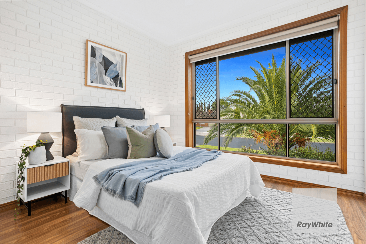 71 Parmelia Drive, TAYLORS LAKES, VIC 3038