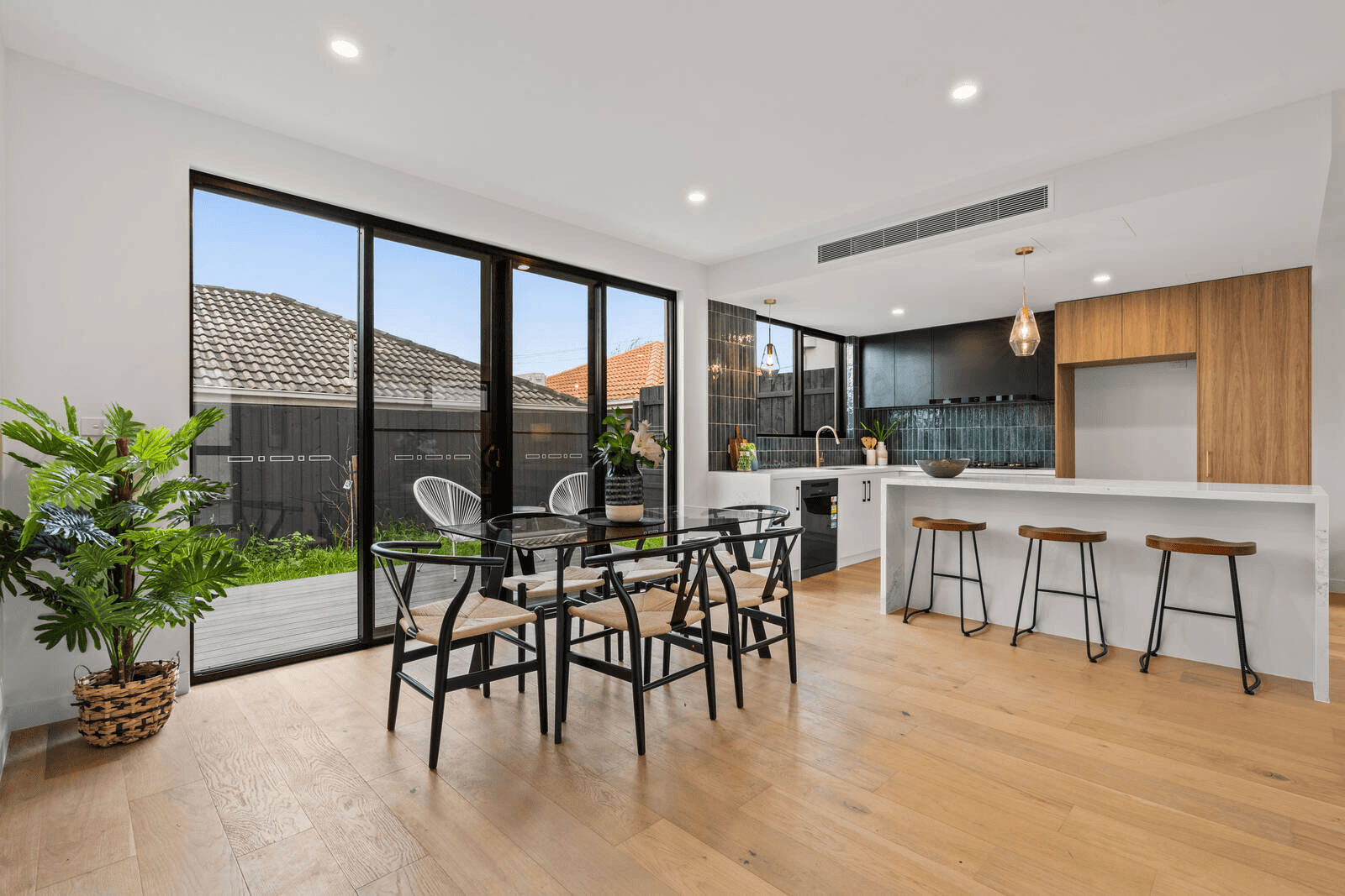 Unit 2/494 Main Street, MORDIALLOC, VIC 3195