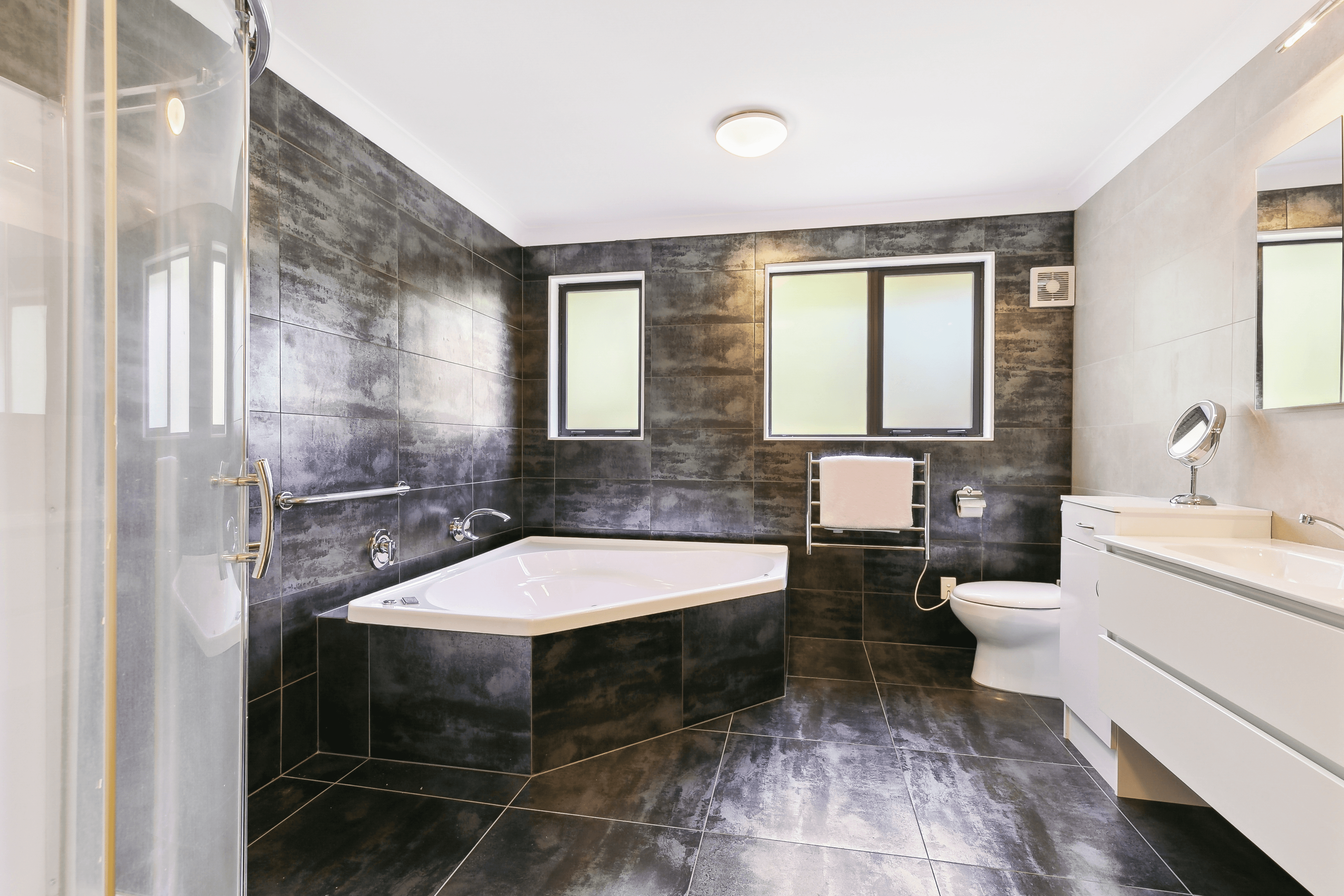 19C Cave Road, Houghton Bay, Wellington 6023