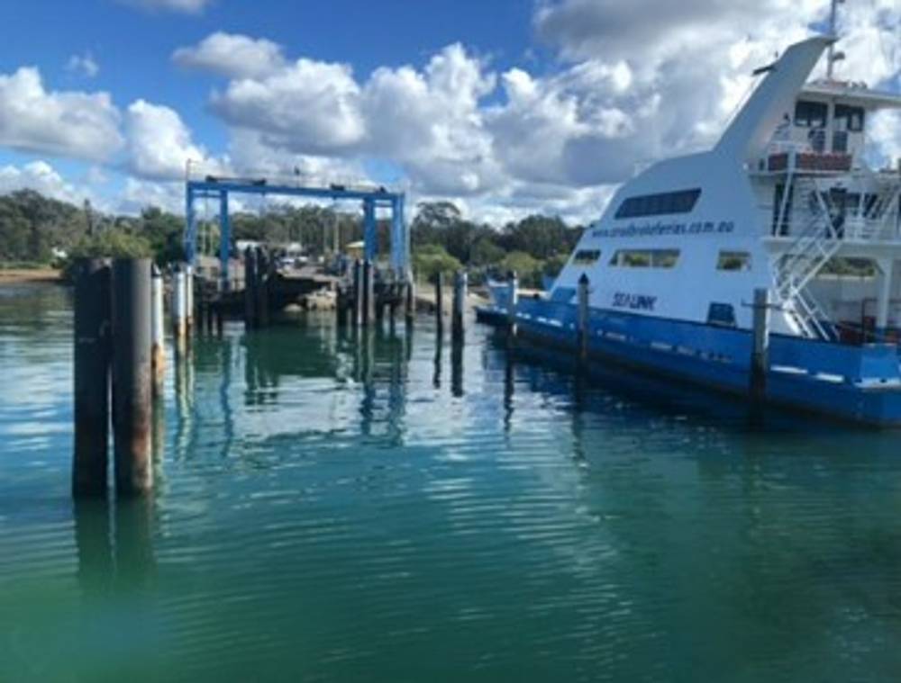 12 Canaipa Rd, Russell Island, QLD 4184