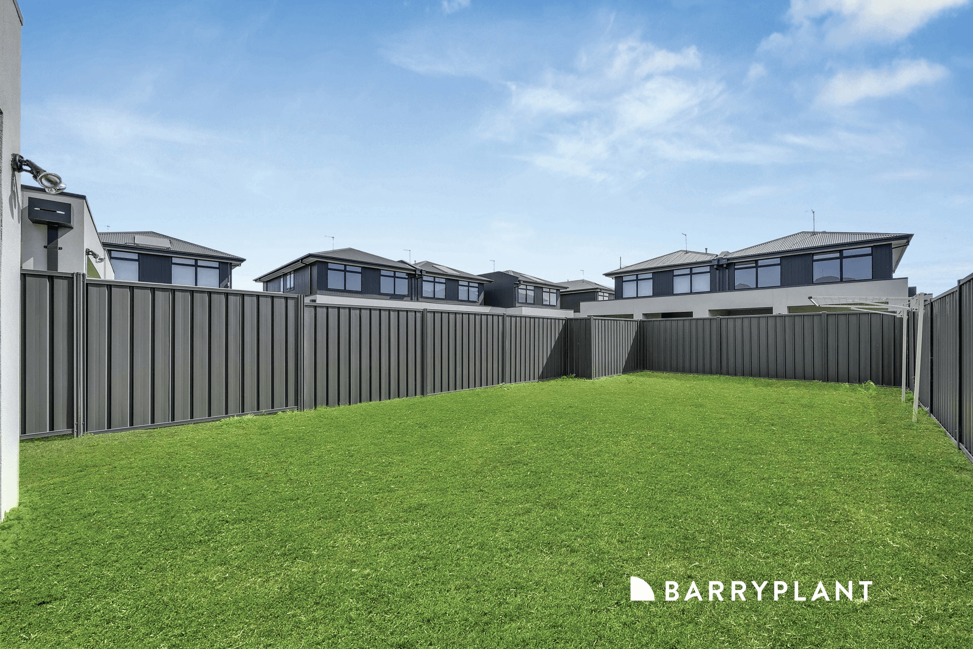 1/3 Roosevelt Drive, Rockbank, VIC 3335