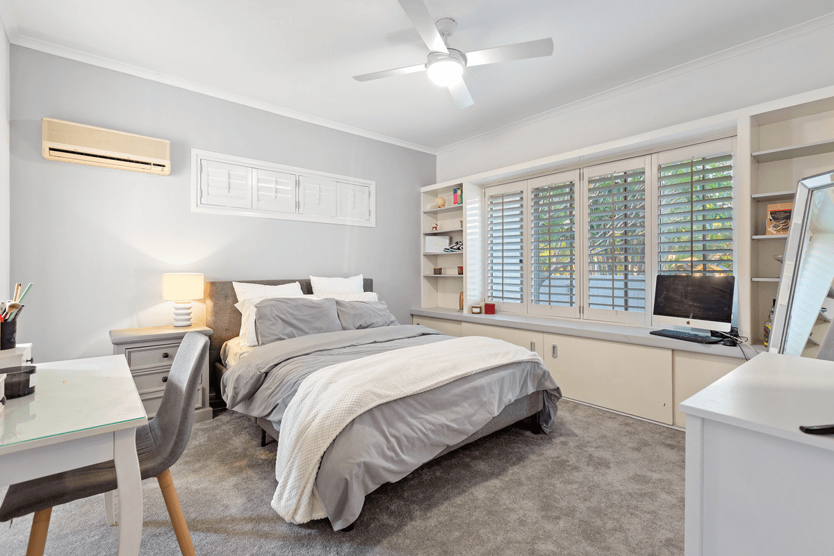 12 Paxton Street, RABY BAY, QLD 4163