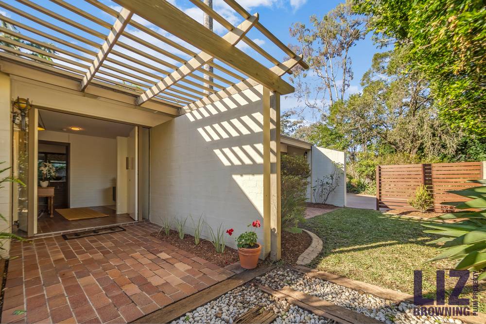 114 Kenmore Road, KENMORE, QLD 4069