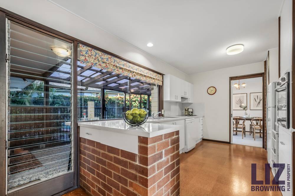 114 Kenmore Road, KENMORE, QLD 4069