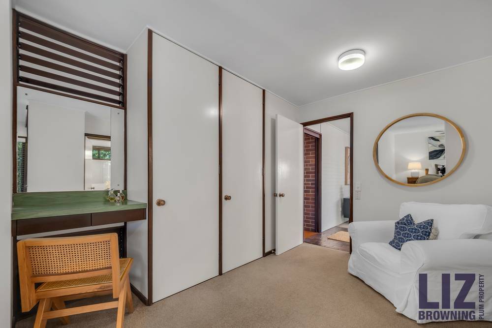 114 Kenmore Road, KENMORE, QLD 4069