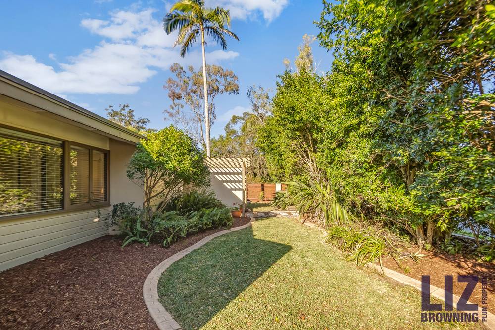 114 Kenmore Road, KENMORE, QLD 4069