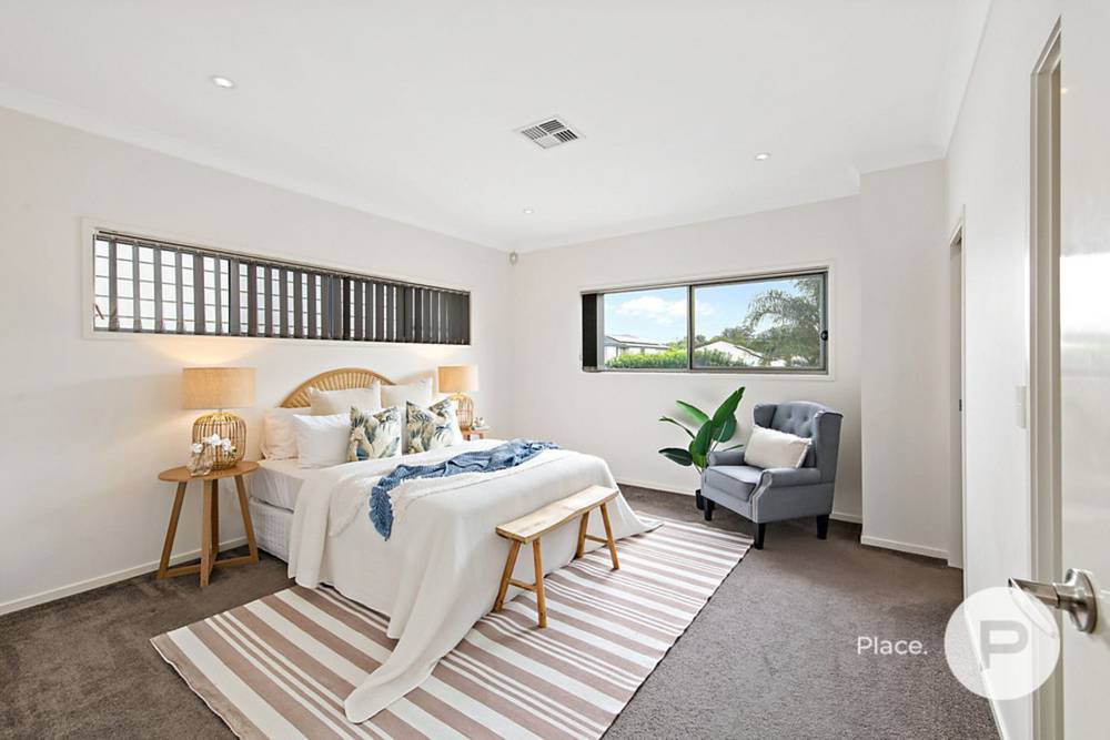 100 Macrossan Avenue, Norman Park, QLD 4170