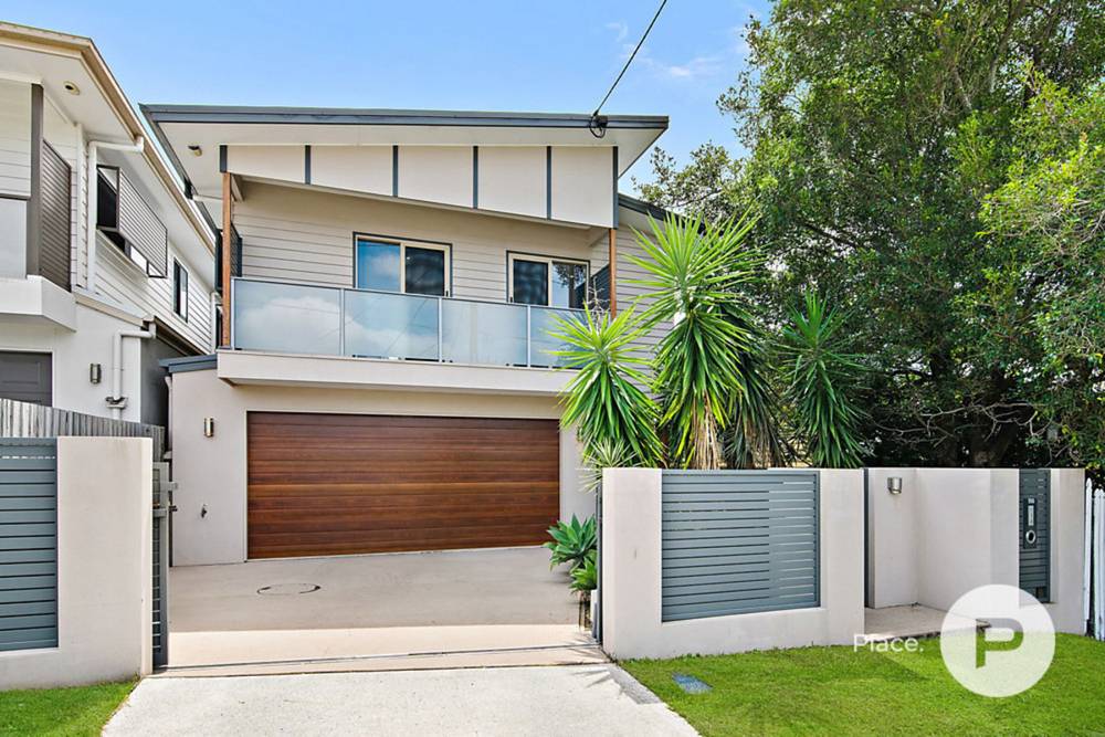 100 Macrossan Avenue, Norman Park, QLD 4170