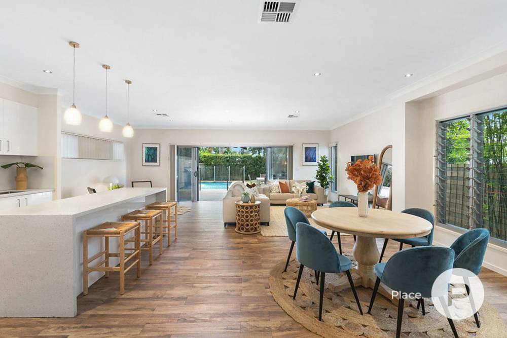 100 Macrossan Avenue, Norman Park, QLD 4170