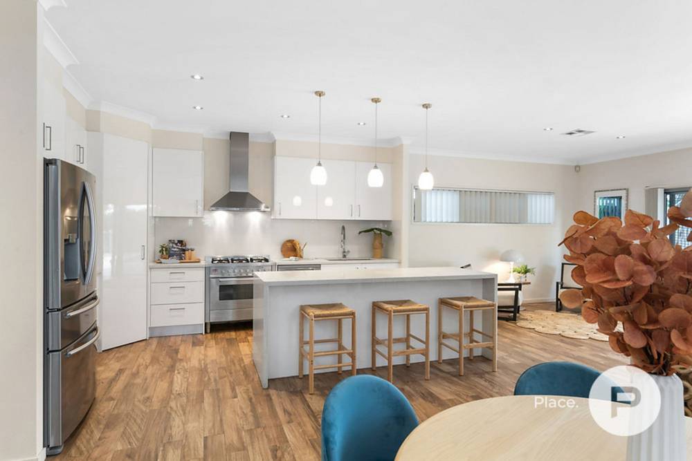 100 Macrossan Avenue, Norman Park, QLD 4170