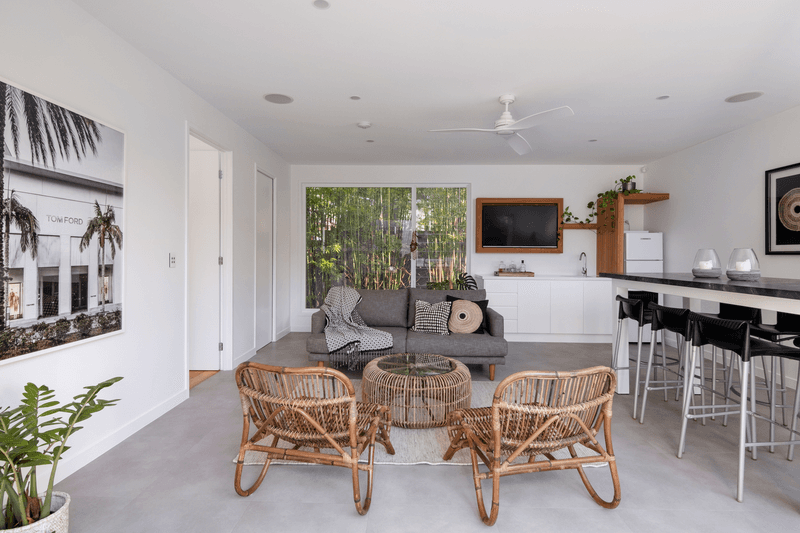 27 Acanthus Avenue, Burleigh Heads, QLD 4220