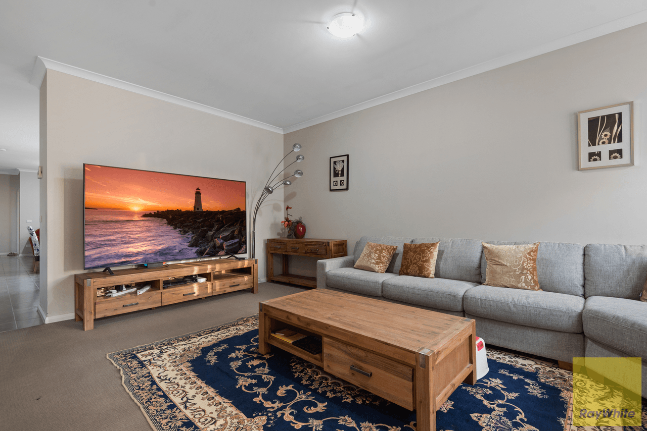 17 Holland Crescent, TRUGANINA, VIC 3029