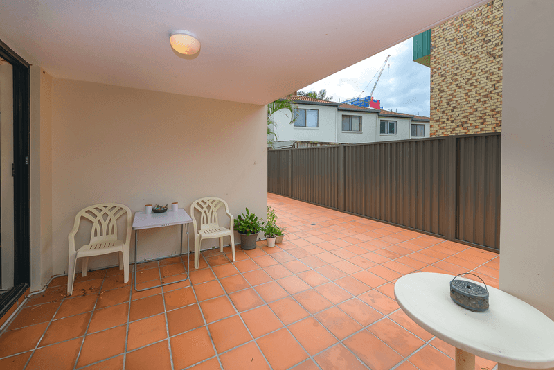 8/33 LENNEBERG STREET, SOUTHPORT, QLD 4215