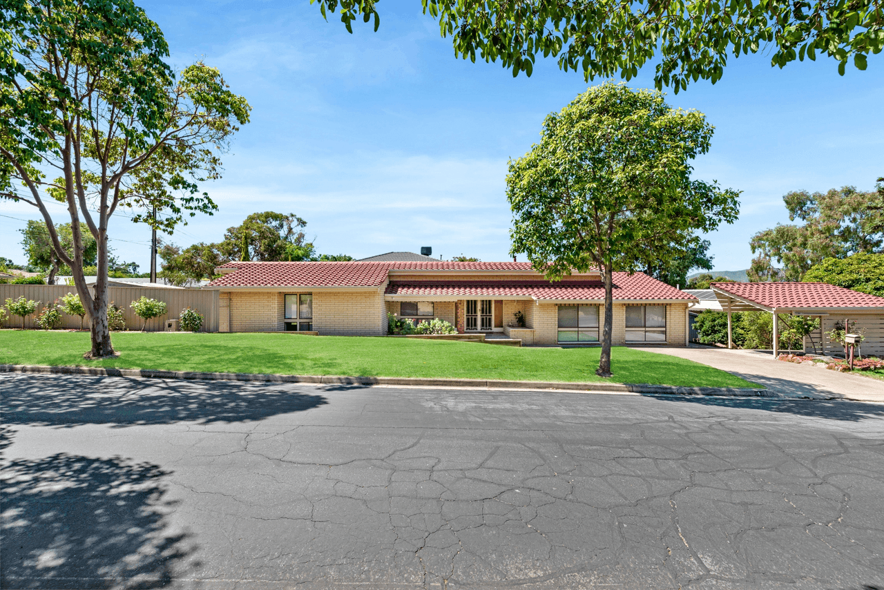 4 Barker Way, Valley View, SA 5093