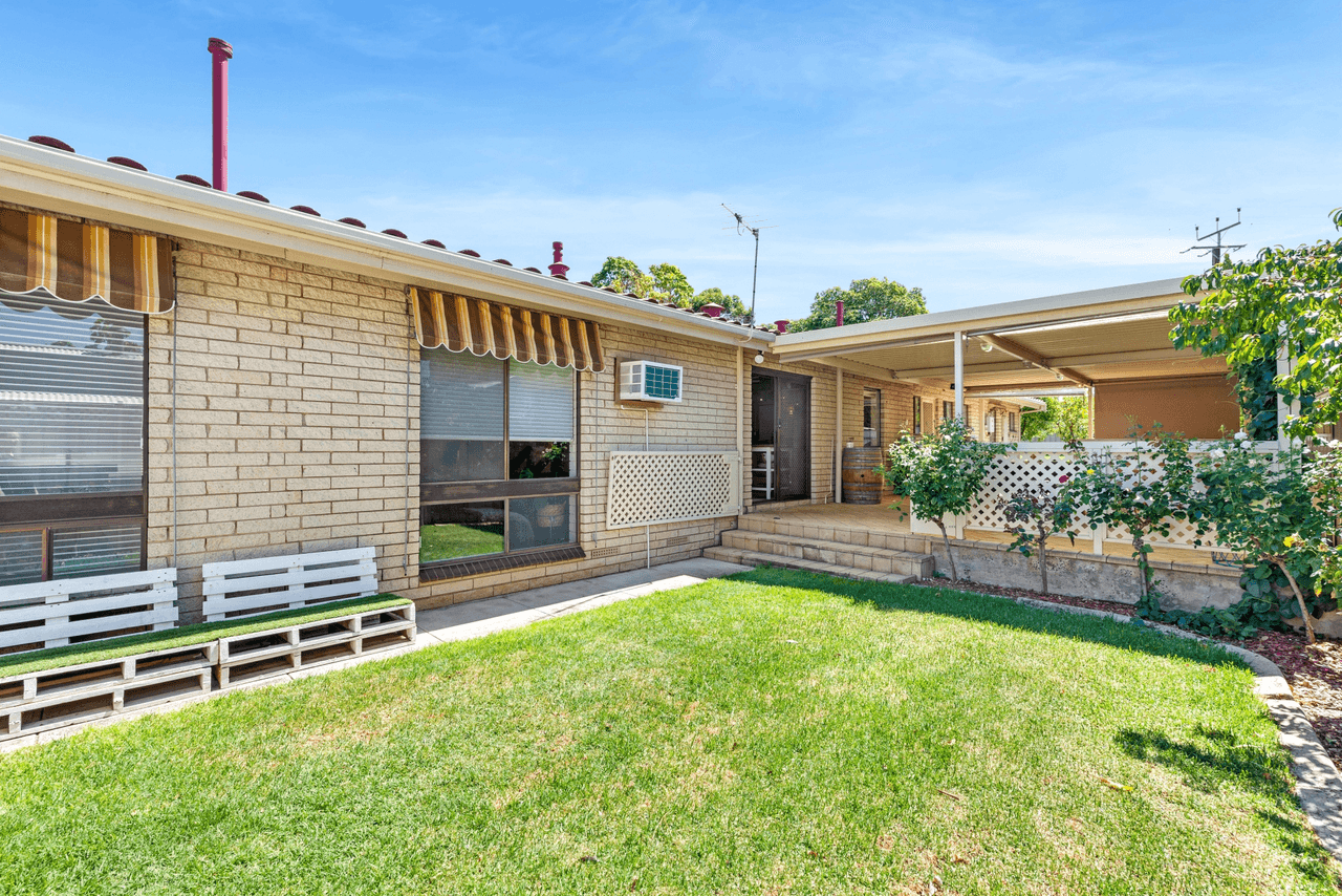 4 Barker Way, Valley View, SA 5093