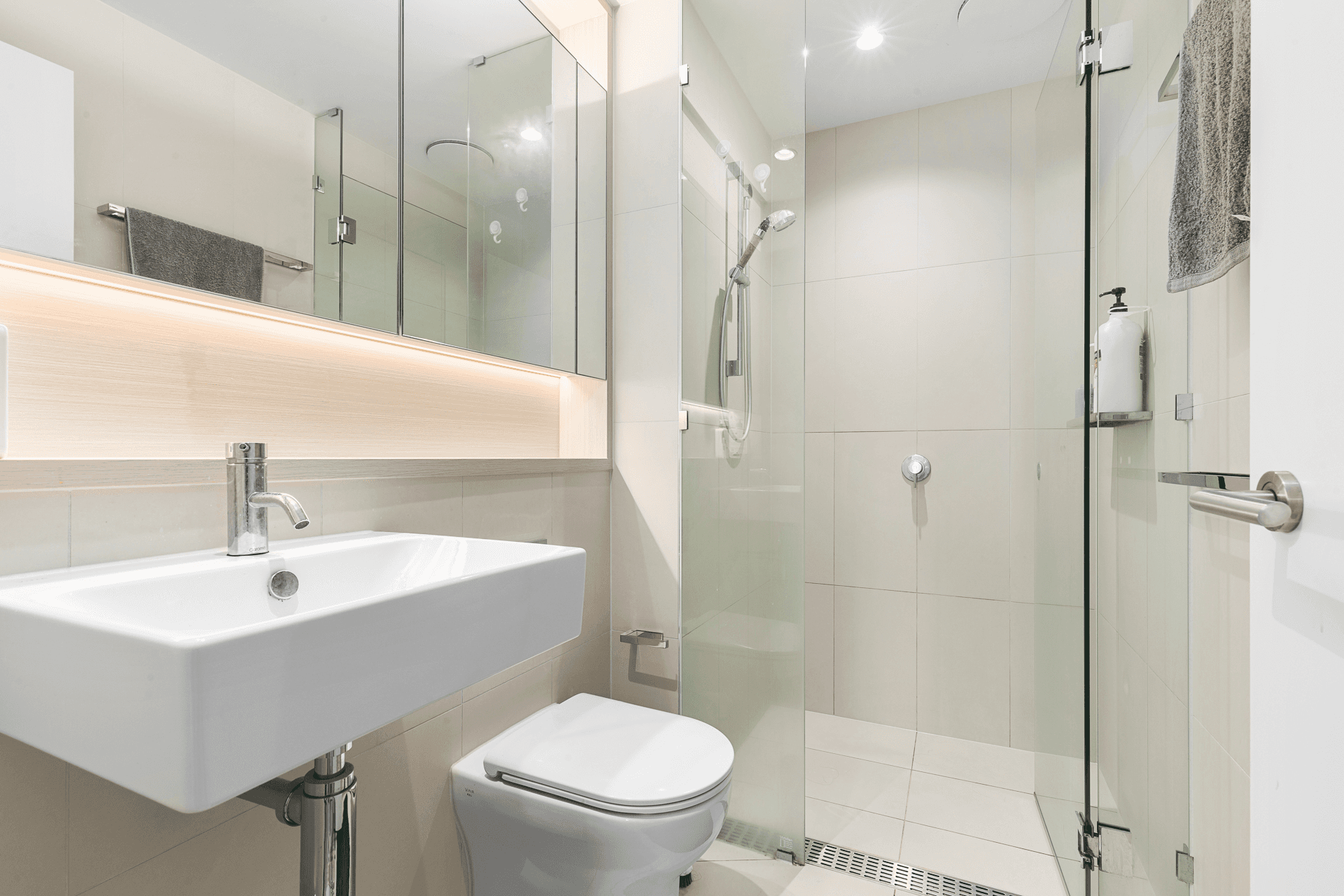 2703/628 Flinders St, Docklands, VIC 3008